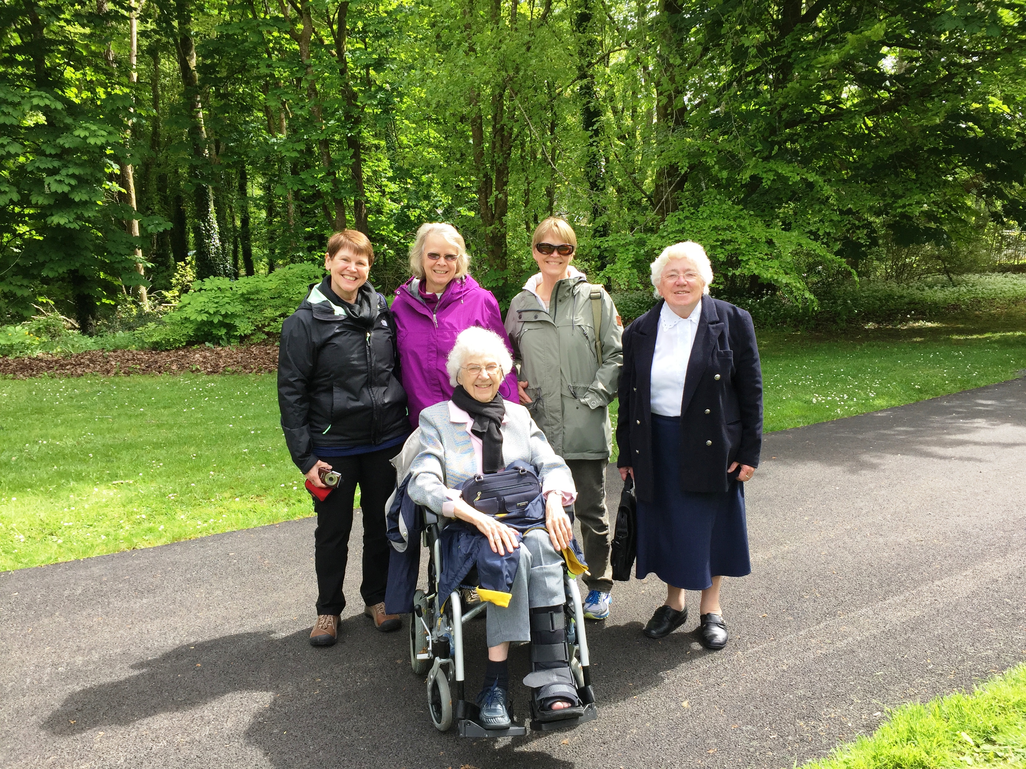 Molly Daniel, Annis Householder, Sara Burrus, Sister DeLourdes Fahy and Roberta Clark (in front) at Coole Park. Photo by Martha Clark.
